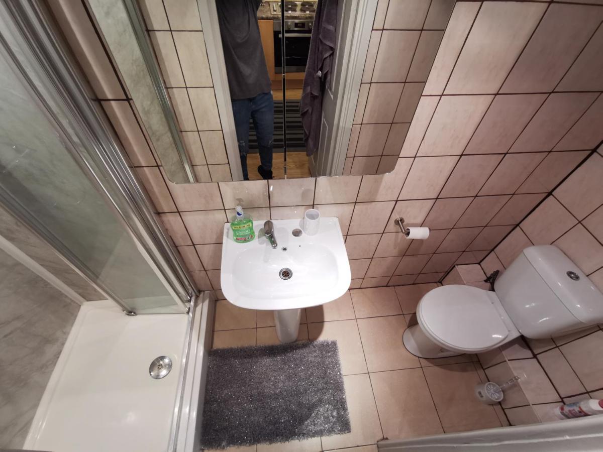 Palaz 1 - 2 Bedroom Garden Flat Эдмонтон Экстерьер фото