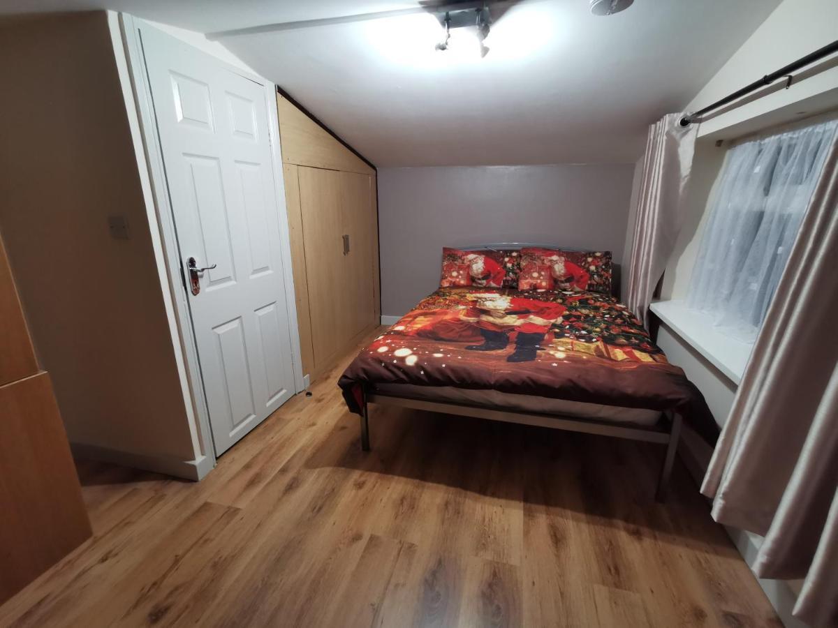 Palaz 1 - 2 Bedroom Garden Flat Эдмонтон Экстерьер фото